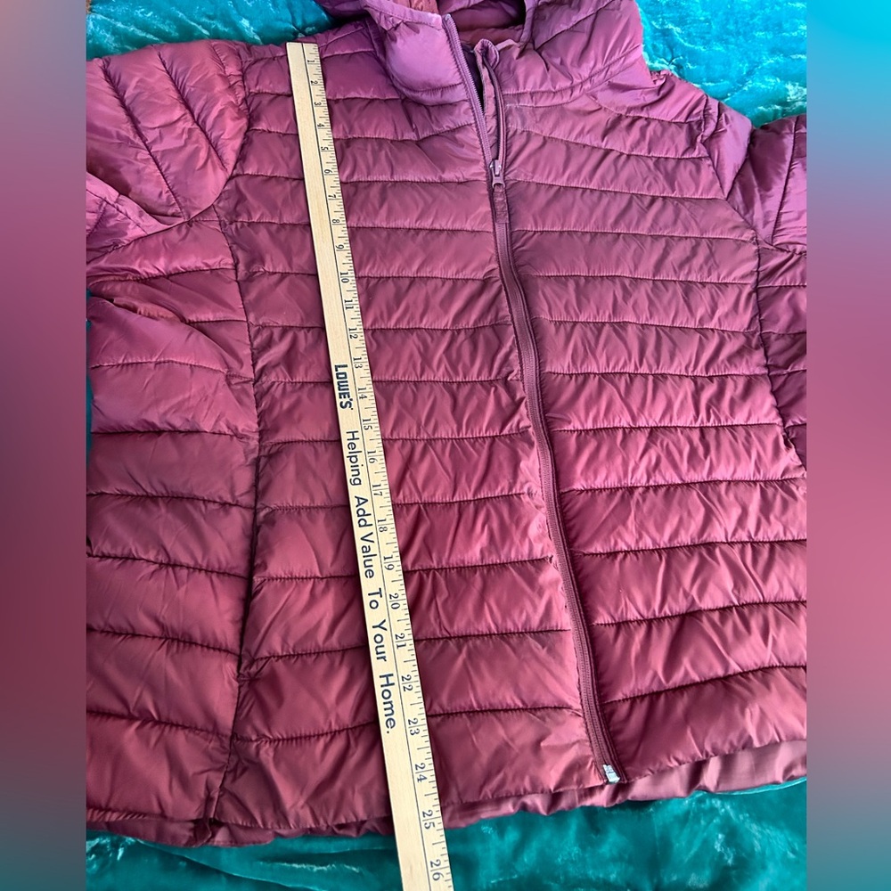 Old Navy Active Burgundy Hooded Puffer Jacket - Picture 5 of 7